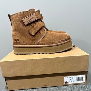 Ugg Neumel Platform (please look at sizing description)